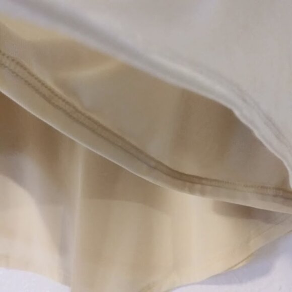 Chico's Travelers women's size 1 (Medium) yellow blouse - Picture 4 of 14